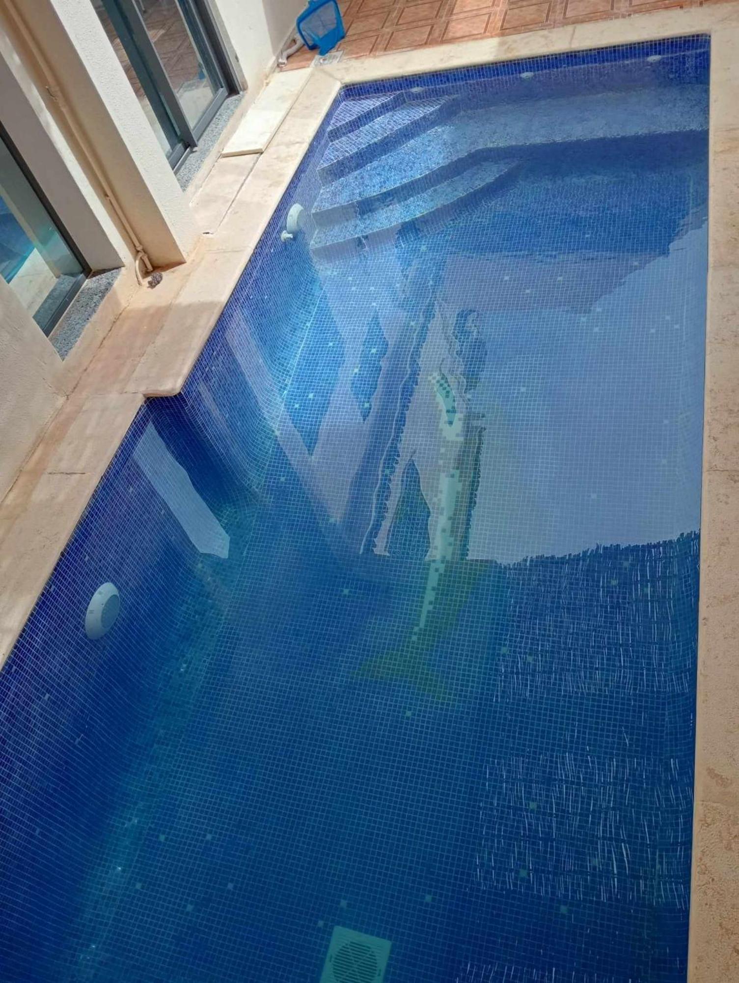 Villa Avec Piscine A *